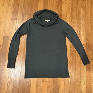LOFT Women’s XS Green Turtleneck Sweater EUC